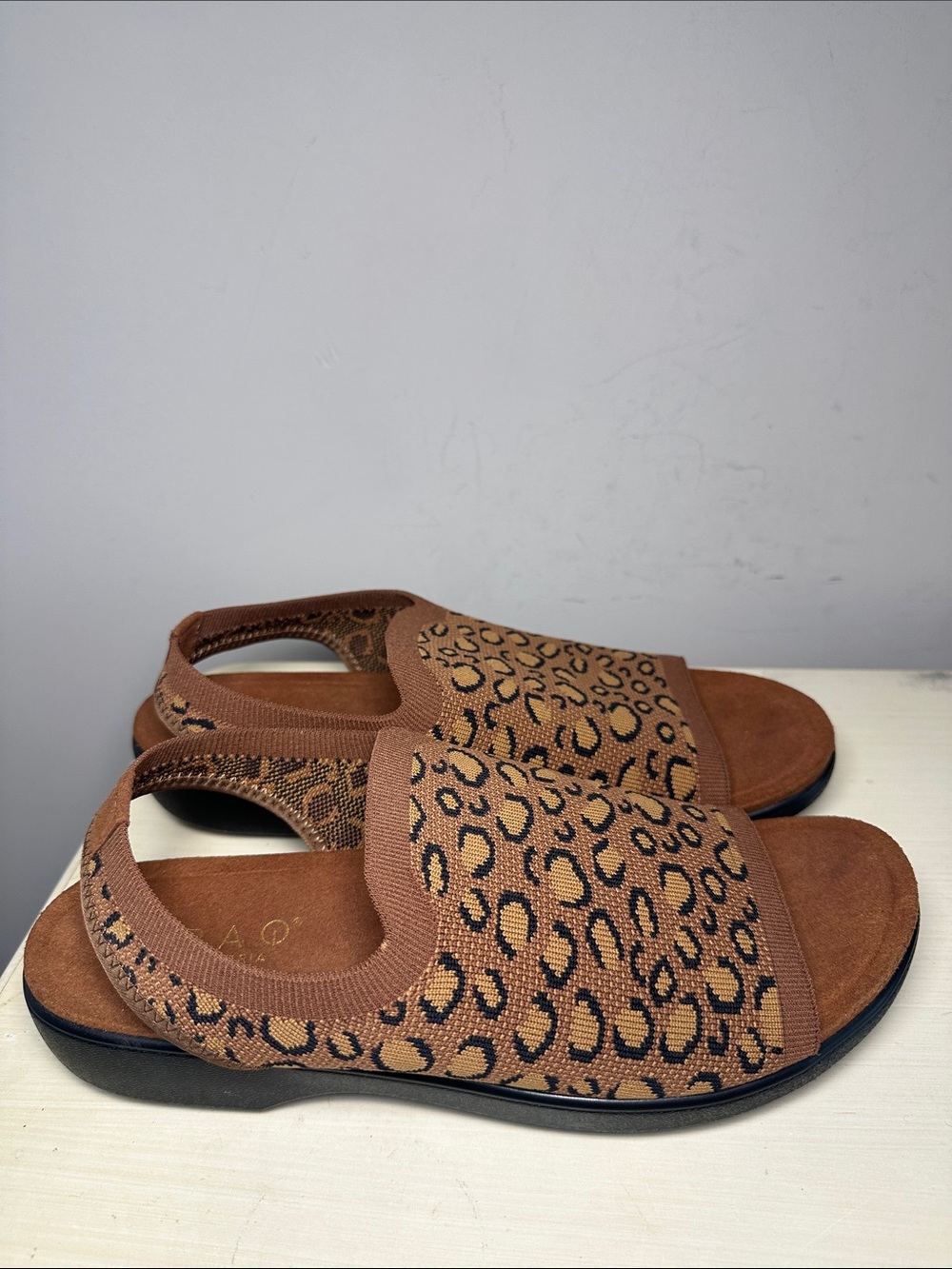 Traq by Alegria Women’s Leopard Print Slip-On sandals brown
